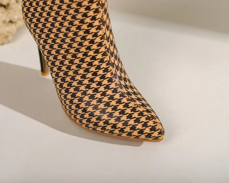 Sloane Houndstooth Stiletto